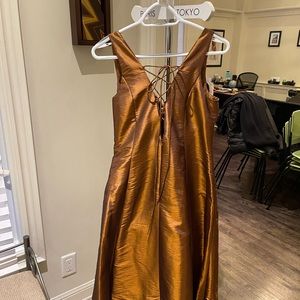 Beautiful formal dress in brown size 16 Avanti